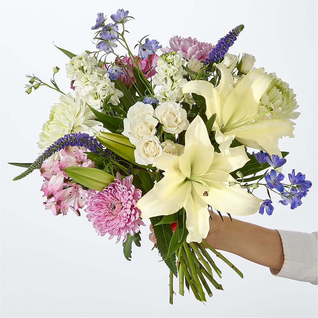 Winter Celebration Bouquet – FLEUR D'AMOUR, Huntersville NC
