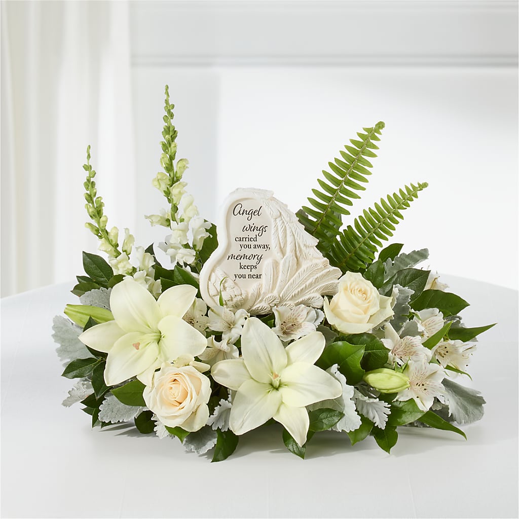 Holding You Close Arrangement – FLEUR D'AMOUR, Huntersville NC