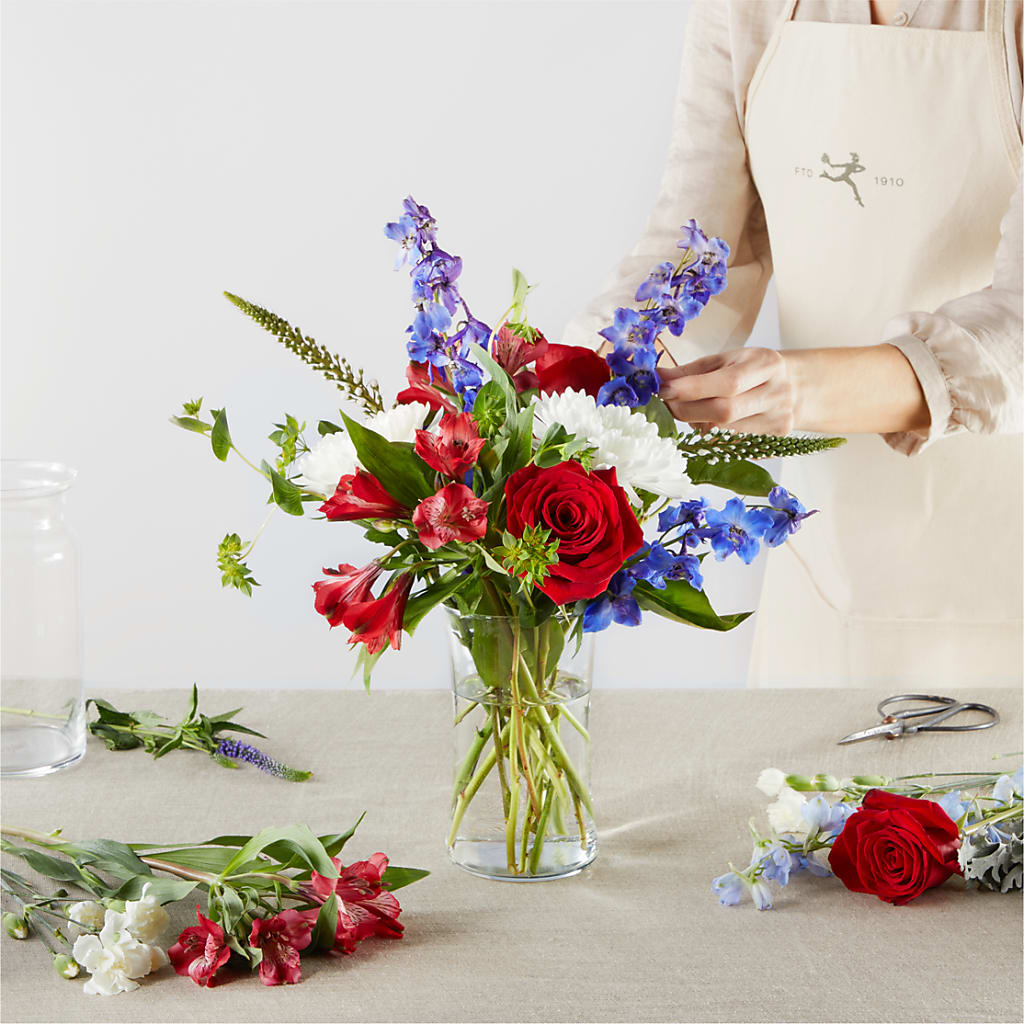 Star Spangled - A Florist Original – FLEUR D'AMOUR, Huntersville NC