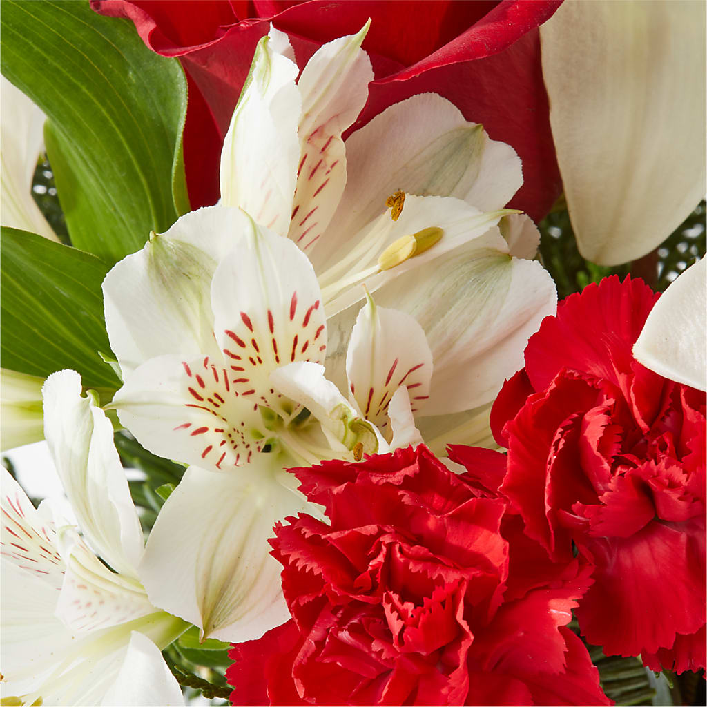 Holiday Season Bouquet – FLEUR D'AMOUR, Huntersville NC